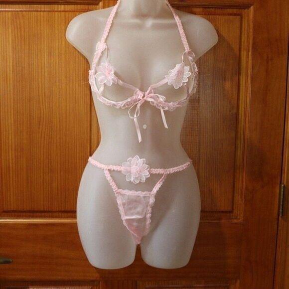 Frederick's of Hollywood Light Pink Floral Ruffle Sexy Cage Bra & Thong … - Picture 2 of 6